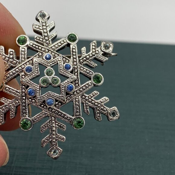 Vintage Rhinestone Snowflake Brooch Silver Tone With Green and Blue Rhinestones - Picture 7 of 10